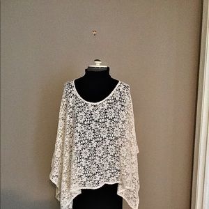 Cream lace topper